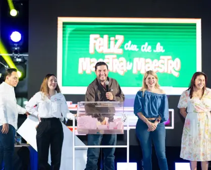 Raúl Cantú realiza gran festejo a los maestros de Salinas Victoria