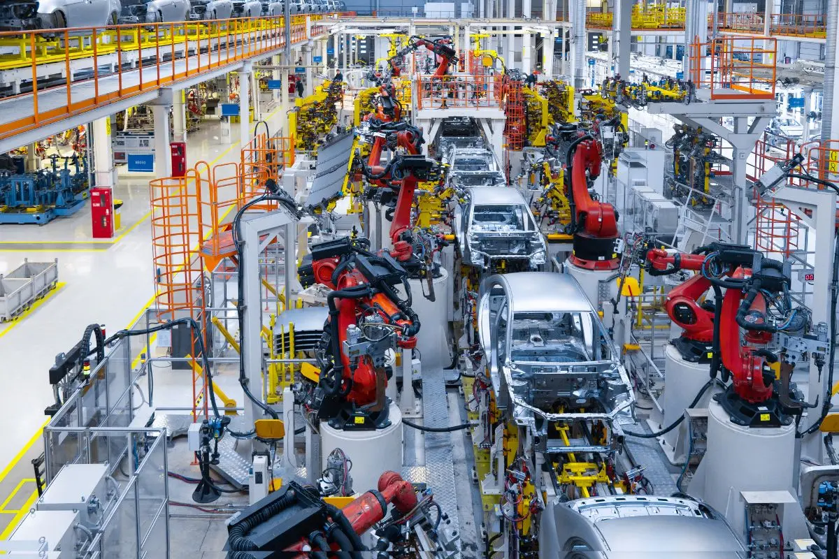 La planta de Kia en Pesquería representó una inversión de aproximadamente 3 mil millones de dólares. Foto: Canva