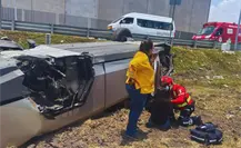 Se vuelca Cybertruck en la carretera Toluca-Naucalpan; una mujer lesionada Se vuelca Cybertruck en la carretera Toluca-Naucalpan; una mujer lesionada