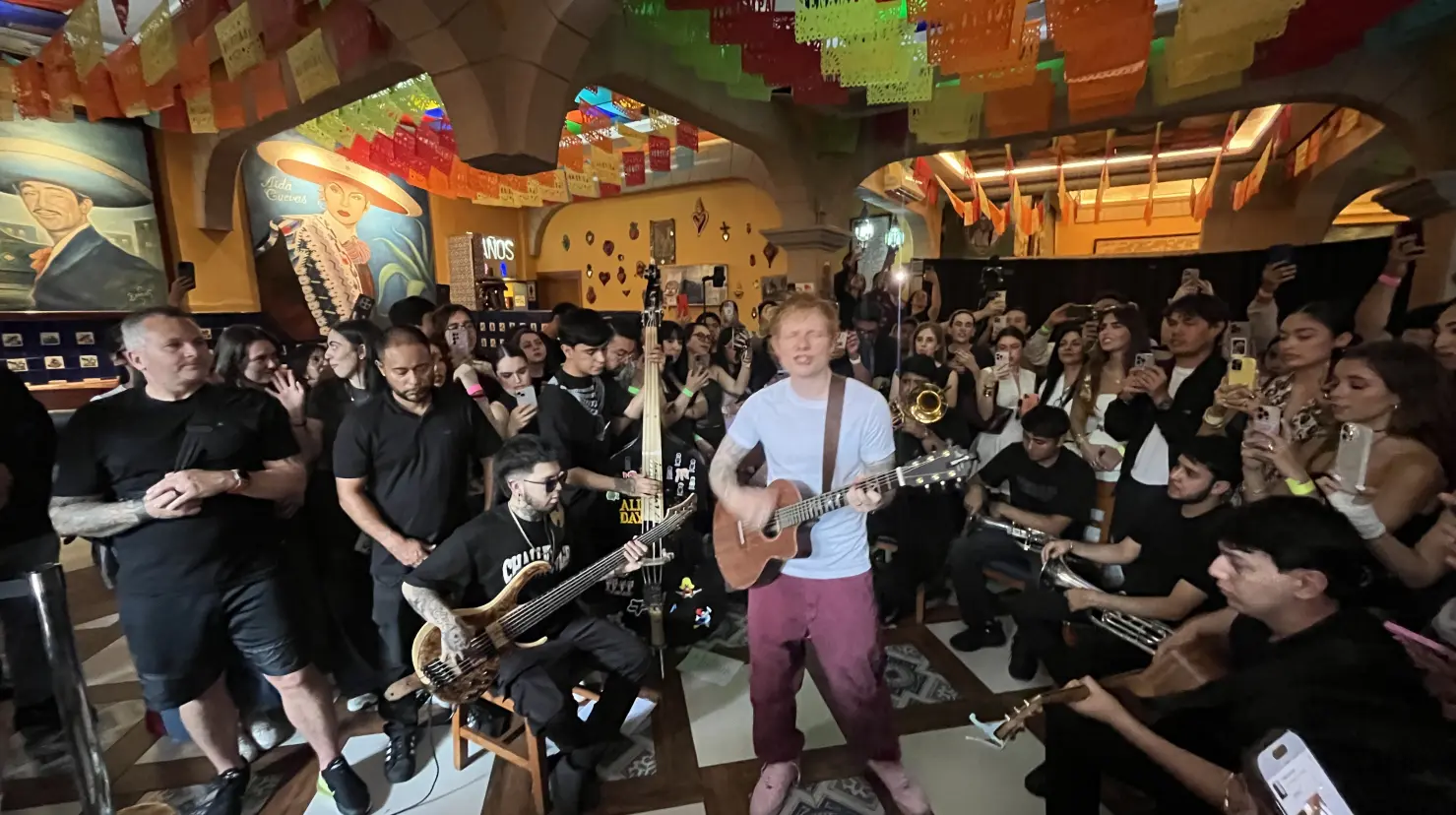 Ed Sheeran sorprende con íntimo showcase en Garibaldi. Foto: Nayib Canaán
