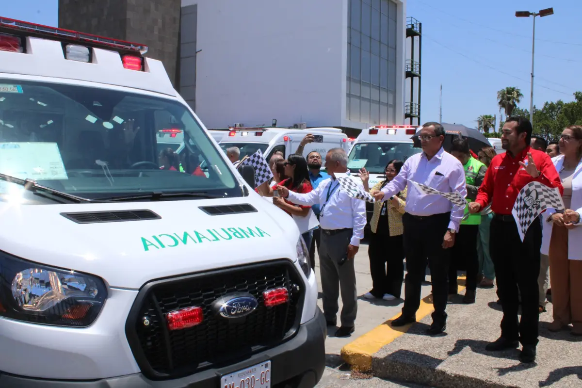 Son un total de 26 unidades de ambulancias nuevas con alta tecnología.| Foto: IMSS Tamaulipas