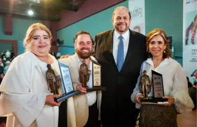 Tomás Gutiérrez entrega Presea Miguel Ramos Arizpe, ¿quiénes fueron galardonados?
