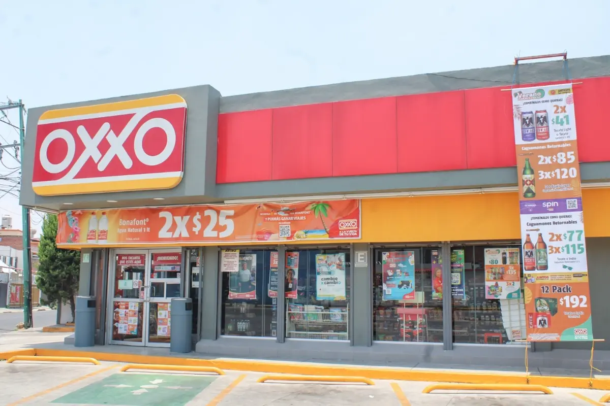 Oxxo de Puebla Foto: Jafet Moz