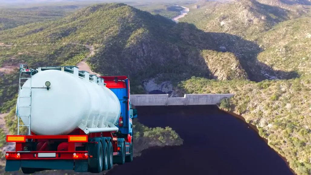 Piperos de La Paz dicen que llevaron agua a la inauguración de la planta Buena Mujer