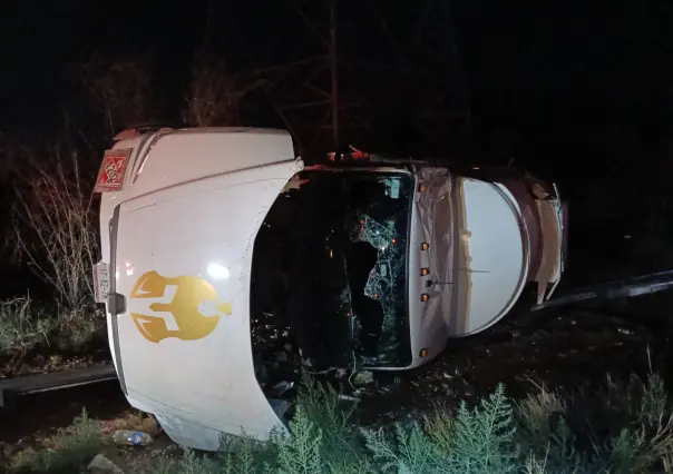 VIDEO | Volcadura de tráiler en la Carretera Monterrey-Laredo moviliza a rescatistas