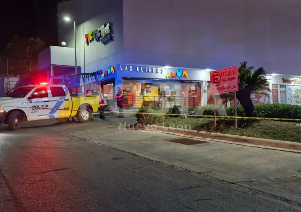 Balacera deja a un hombre herido en zona comercial de Monterrey