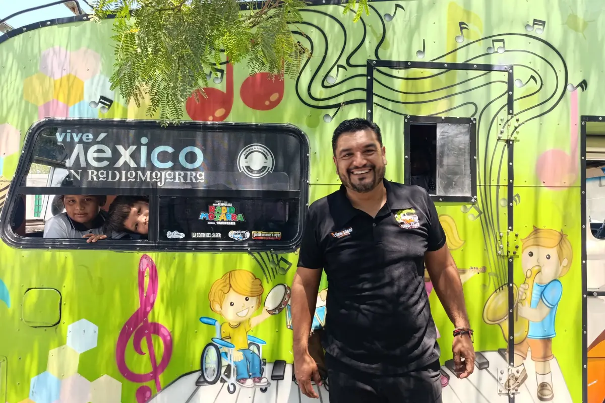 Mientras Dios lo permita y la combi aguante, tenemos combi del saber: Profe Paco| Foto: Victoria Jiménez