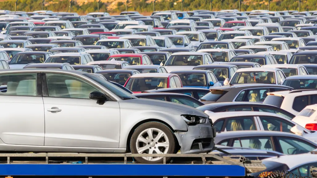 ¿Multas o corralón? Esto ocurre si no regularizas tu auto chocolate en Baja California Sur