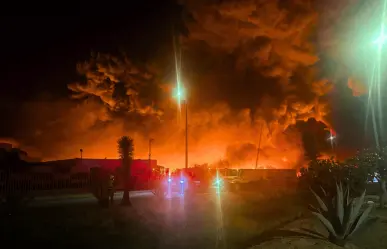 Evacúan a 60 personas por incendio en empresa de Ciénega de Flores