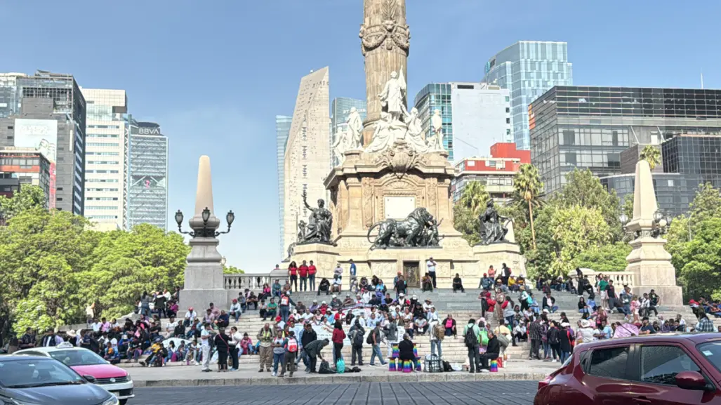 Maestros de la CNTE marchan y se instalan en plantón indefinido en el Zócalo de CDMX