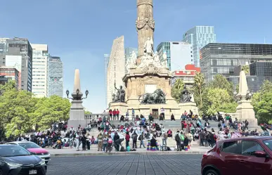 Maestros de la CNTE marchan y se instalan en plantón indefinido en el Zócalo de CDMX