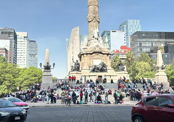 Maestros de la CNTE marchan y se instalan en plantón indefinido en el Zócalo de CDMX