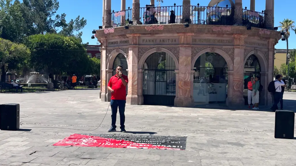 Maestros de Durango participan en la manifestación nacional