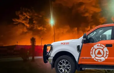 Sofocan incendio que arrasó una empresa en Ciénega de Flores