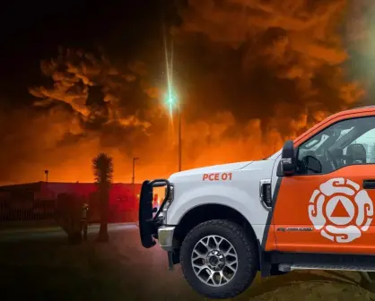 Sofocan incendio que arrasó una empresa en Ciénega de Flores