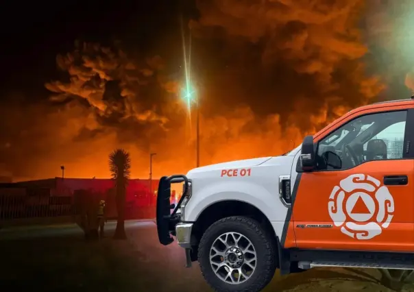 Sofocan incendio que arrasó una empresa en Ciénega de Flores