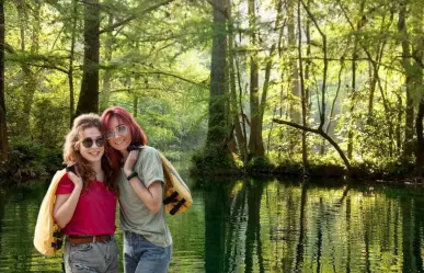 Este es el místico río de aguas turquesas y frondosa vegetación que debes conocer con amigos