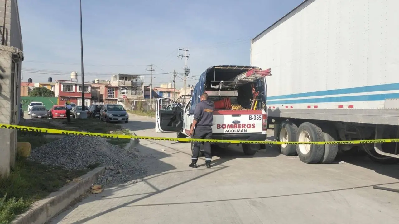 Derrame de diésel en Acolman provoca movilización de cuerpos de emergencia. Foto: Viral es