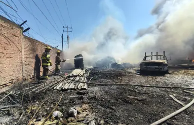 Incendio en recicladora de Saltillo controlado al 100%, evacuan a 300 empleados
