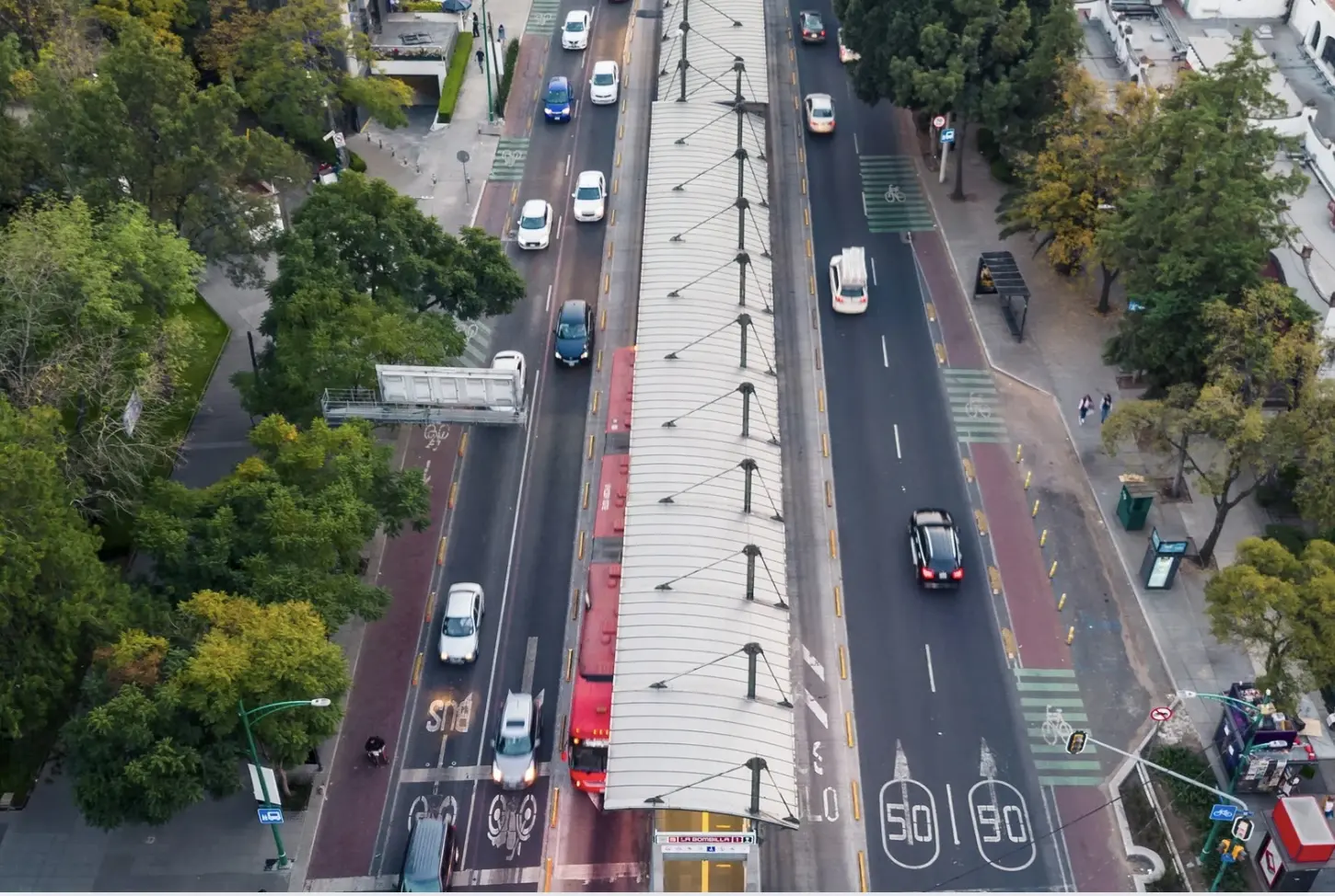 Vista aérea de calles de la CDMX. Foto: Canva
