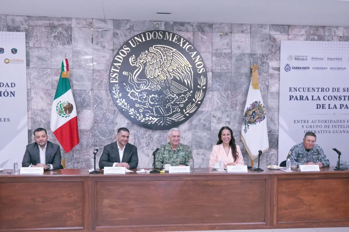 Omar García Harfuch, General Ricardo Trevilla y Libia Dennise Muñoz Ledo Foto: X(Twitter) @LibiaDennise