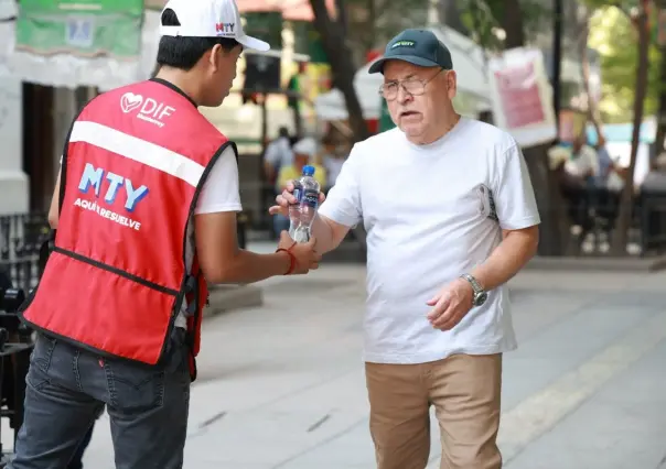 DIF Monterrey activa operativo de hidratación ante altas temperaturas