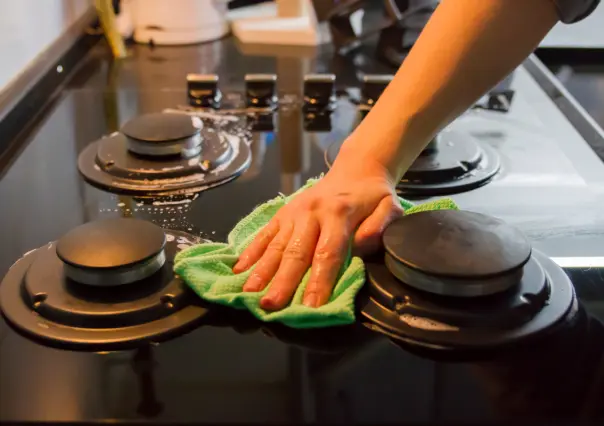 ¡Dile adiós a esos trapos viejos! Esta es lo que debes usar para limpiar el hogar
