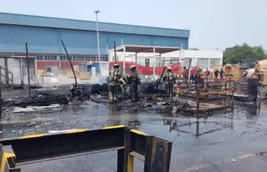 Controlan fuerte incendio en Whirlpool tras rápida movilización de cuerpos de emergencia