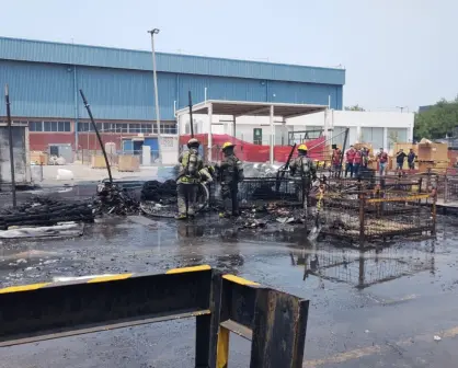 Controlan fuerte incendio en Whirlpool tras rápida movilización de cuerpos de emergencia