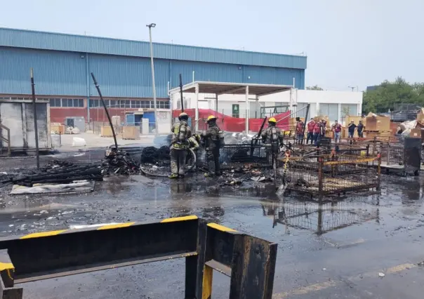 Controlan fuerte incendio en Whirlpool tras rápida movilización de cuerpos de emergencia