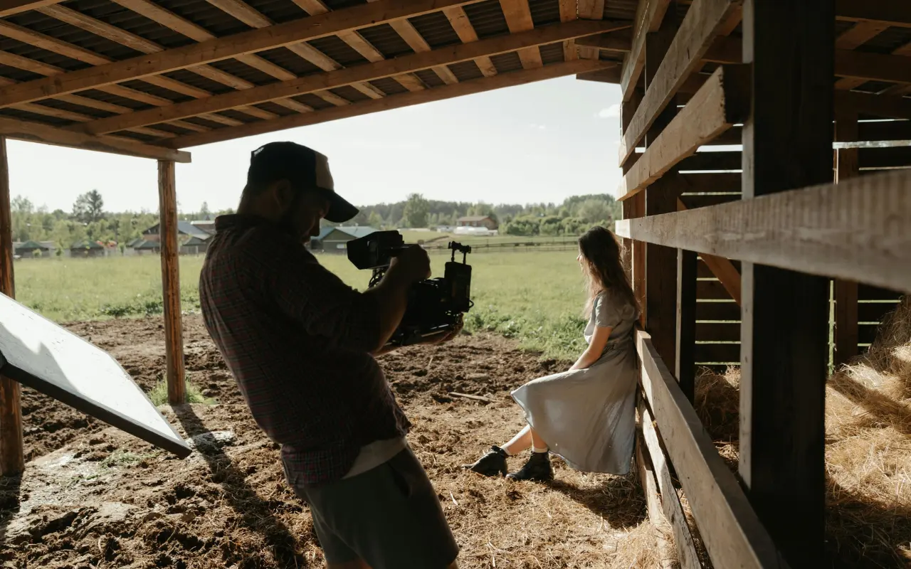 Jóvenes cineastas presentan sus obras en el primer Festival de Cine Umbrales en Edomex. Foto: Pexels