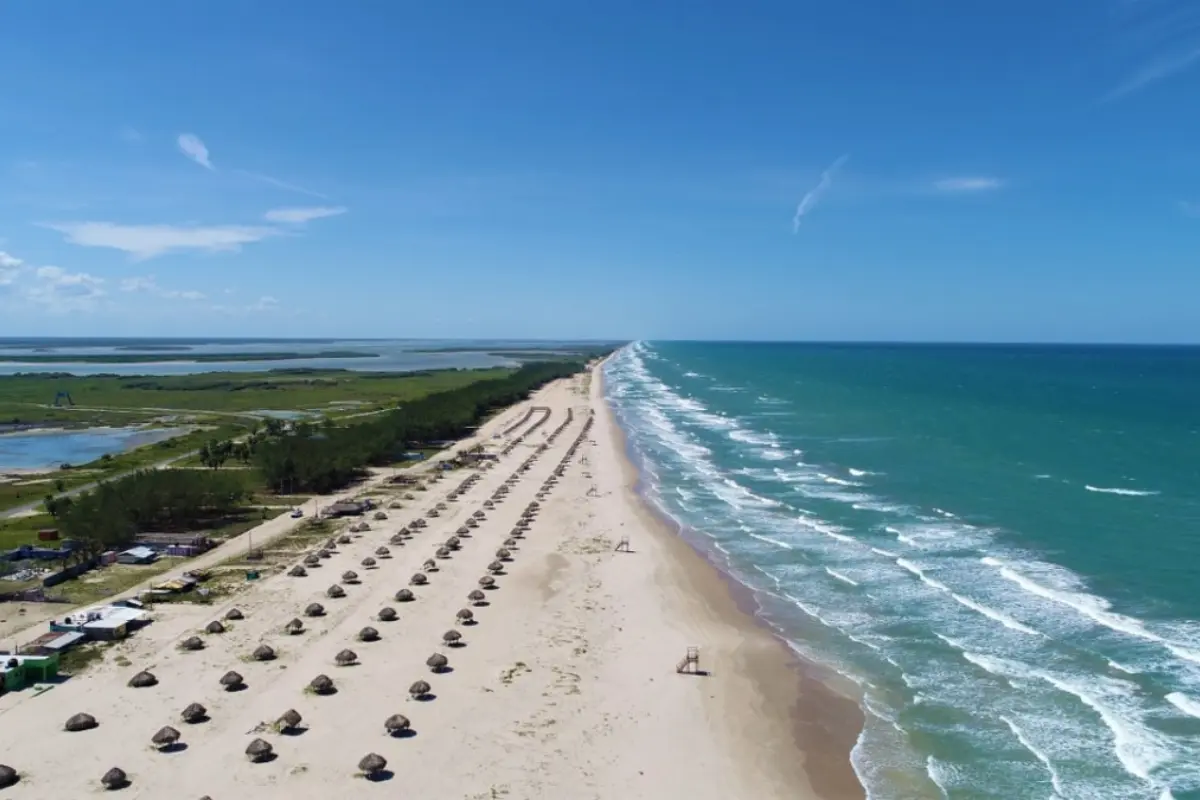 Playa La Pesca es una de las favoritas de los habitantes de las ciudades de Monterrey y Victoria. Foto: Carlos García