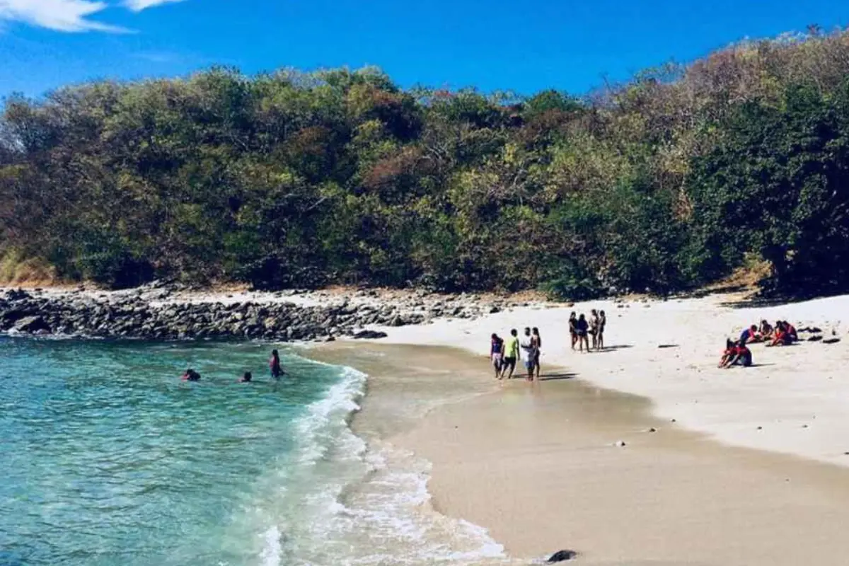 Playa Palito Verde es de las más pequeñas, pero de las más hermosas que tiene Nayarit porque está oculta a la vista. Foto: Playas de México