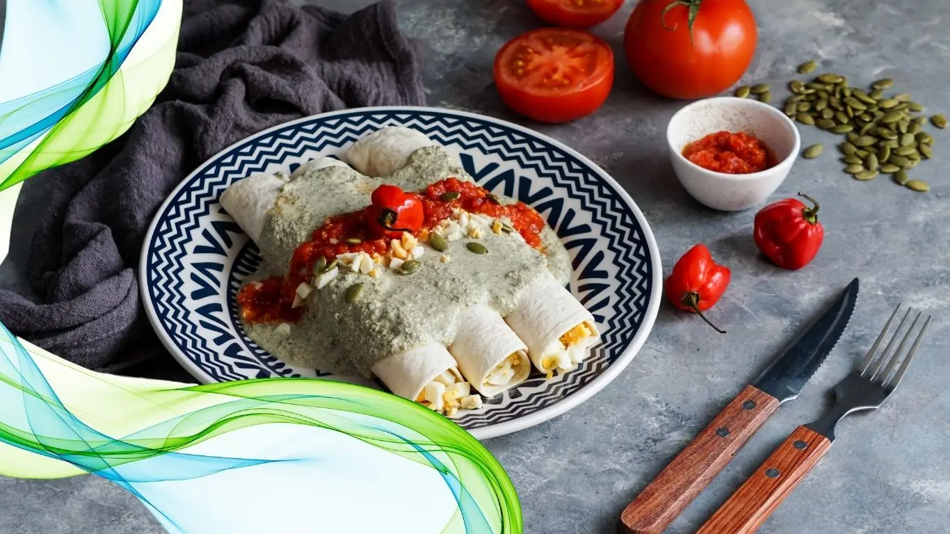 ¿A qué se debe el color verde de la salsa de los Papadzules?. Foto: Canva