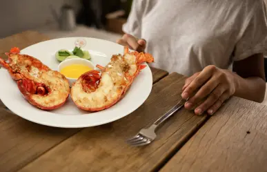 Descubre la receta secreta de la tradicional langosta cabeña rellena