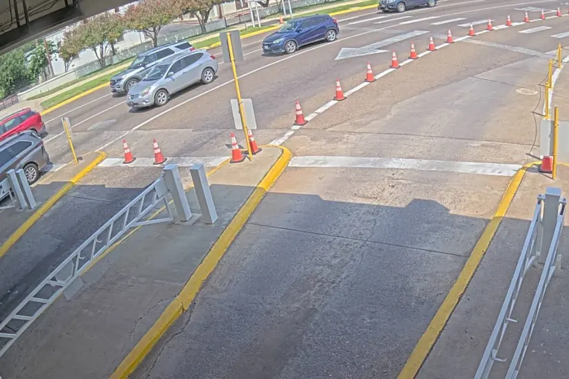 Tráfico vehicular en el puente Internacional II | Foto: cámaras