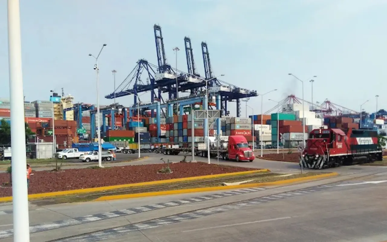 Aduana de Manzanillo. Foto: Google Maps (Dulce Magno)