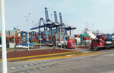 Reabren aduana del puerto de Manzanillo, Colima, y detienen a manifestantes