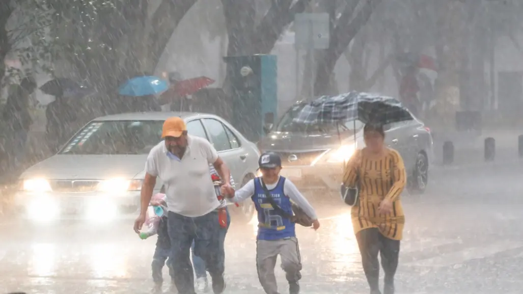 Con granizada, Puebla inicia temporada de lluvias; se esperan 8 huracanes