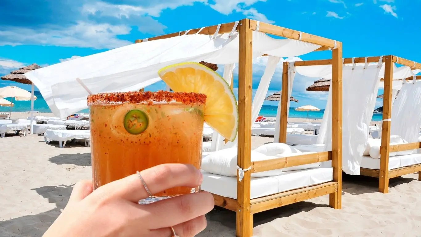 ¿Qué opciones de Beach Clubs puedes encontrar en Progreso?. Foto: Canva / Haguay