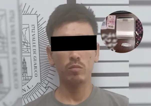 Detienen a hombre con droga y arma blanca en Santiago
