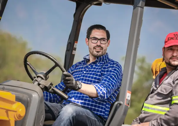 David de la Peña combate la contaminación por llantas con programa de reciclaje en Santiago