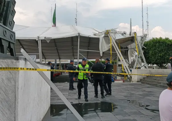 Colapsa estructura en la Feria de Libros de  Nezahualcóyotl; se reportan 5 heridos