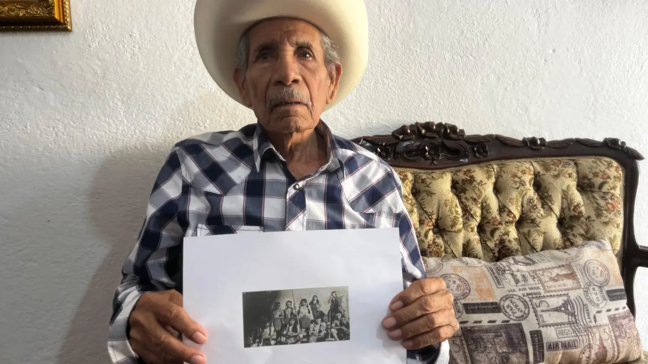 Don Porfirio participó como extra en la primera película filmada en Durango. Foto: Alejandro Ávila.