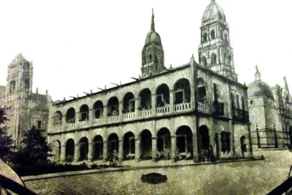 El enorme edificio de Durango que fue derribado para ampliar esta plaza pública