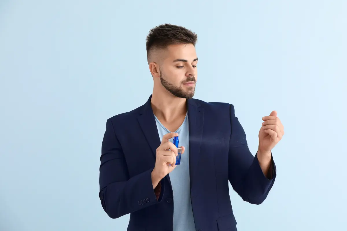 Ante las altas temperaturas, es esencial encontrar perfumes refrescantes que acompañen tus días cálidos con estilo y elegancia. Foto: Canva