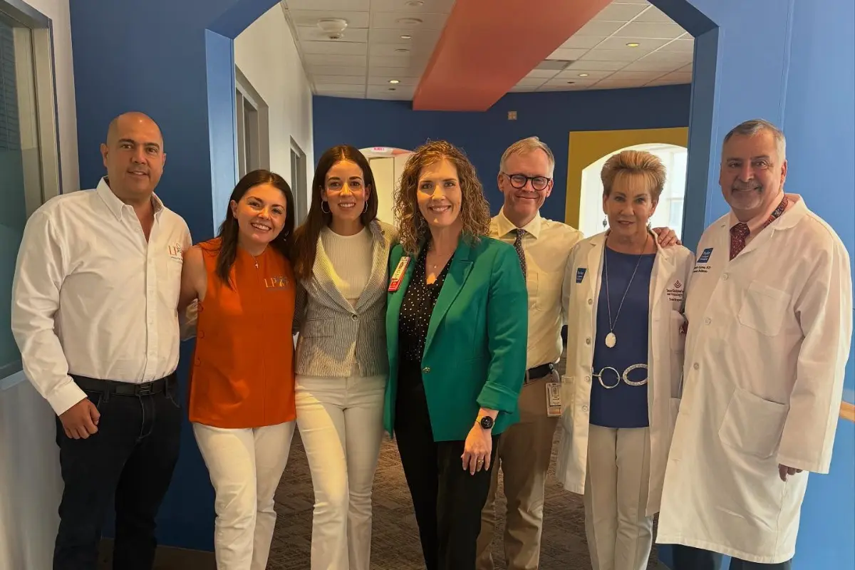 Esta alianza permite acceder a conocimiento, tecnología y experiencia médica de primer nivel para atender con mayor eficacia a la población infantil./ Foto: FB Paola Rodríguez López