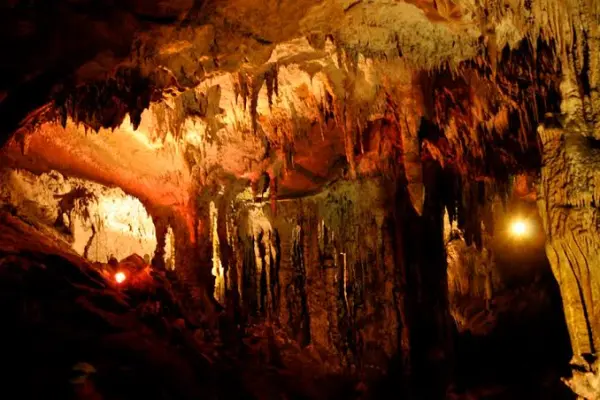 Tonatico esconde un tesoro natural: vive la experiencia de las Grutas de la Estrella
