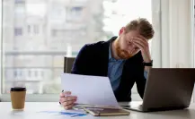 SAT bloquea depósitos y congela cuentas en varios bancos en mayo