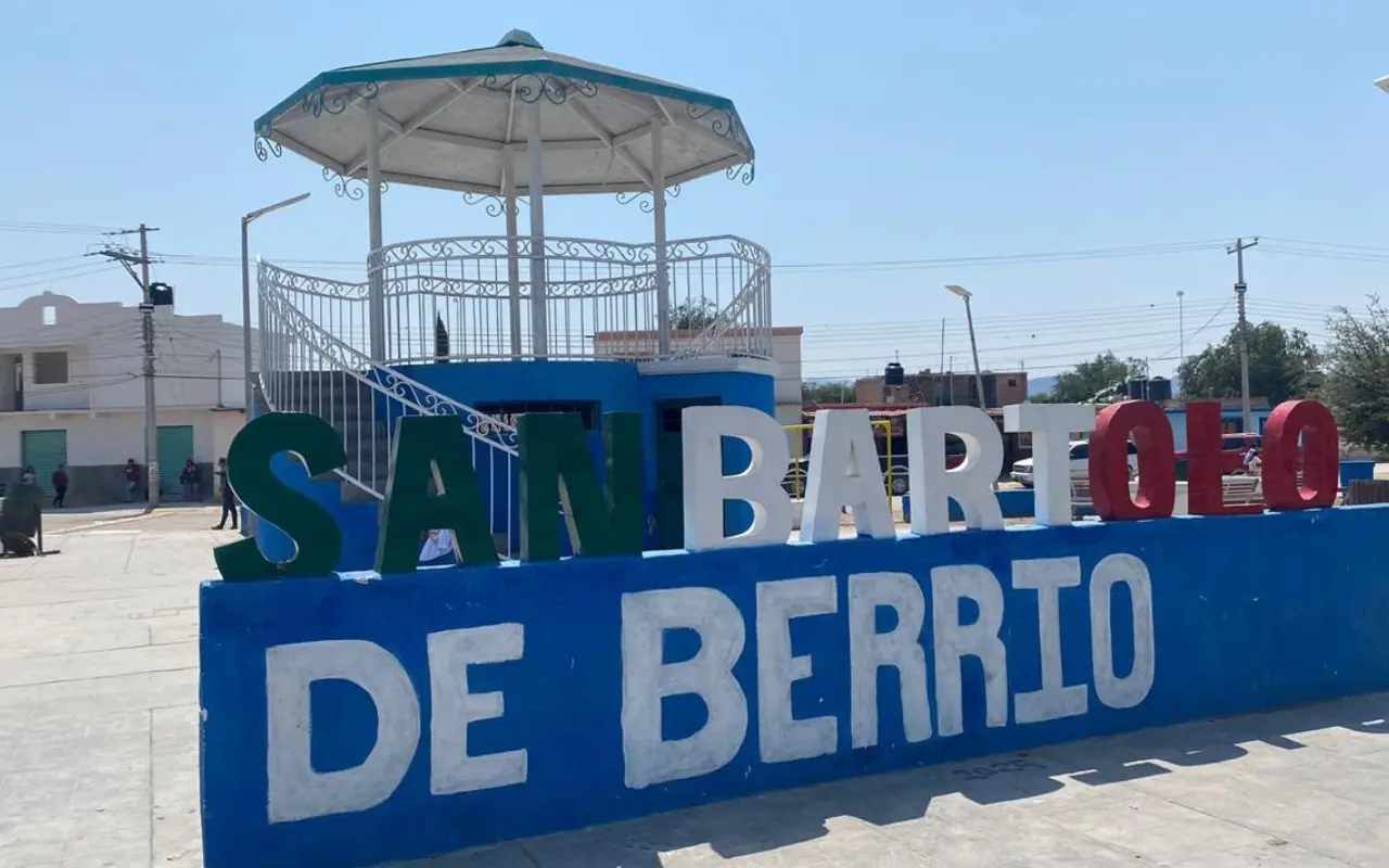 Letrero de San Bartolo de Berrio, sitio en el que ocurrió la masacre. Foto: Jesús Pafilla